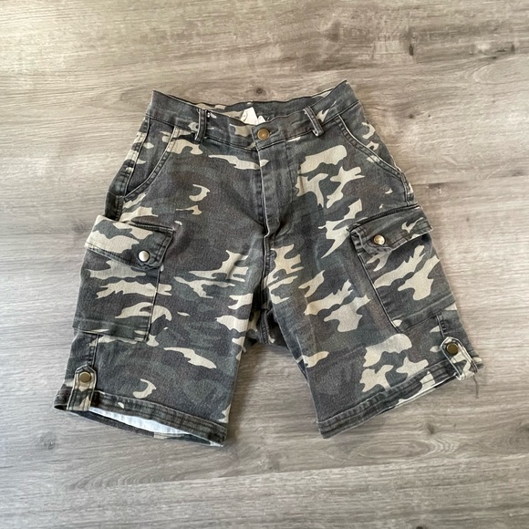 I Joah Shorts I Joah Womens Camo Cargo Shorts Sise Small Poshmark